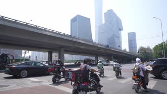 旅拍风景,街拍,摩托车,警察,公共汽车,衣服,骑摩托车,全景