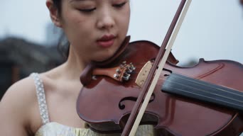 乐器演奏,歌曲演唱,弹小提琴,全景