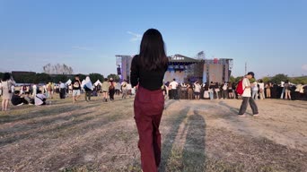 街头艺术,农村,衣服,树木,植物,跳舞,海滨,全景