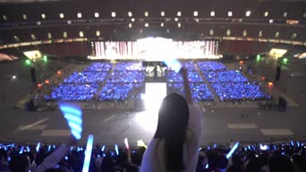 生活日常,演唱会,歌曲演唱,显示设备,全景