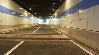 歌曲演唱,vlog,公共汽车,隧道,全景