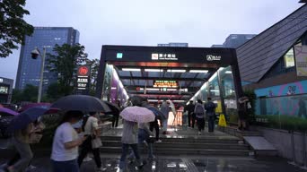 旅拍风景,歌曲演唱,游戏解说,少年,衣服,伞,全景