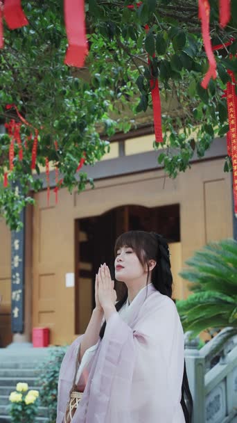 美女帅哥,花,衣服,植物,树木,全景
