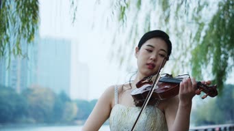 乐器演奏,街拍,女神,衣服,树木,植物,弹小提琴