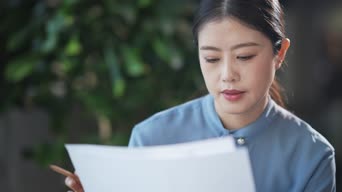 情感/社交,微胖女生,女神,衣服,阅读,全景