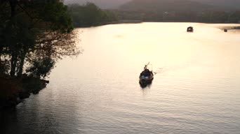 旅拍风景,夕阳,美景,大自然,树木,湖泊,全景