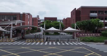 生活日常,车讯,配音,高楼,树木,全景