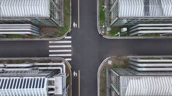 旅拍风景,配音,汽车周边,家具,人行横道,全景